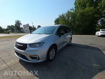 2024 Chrysler Pacifica Touring L 121.6" WB