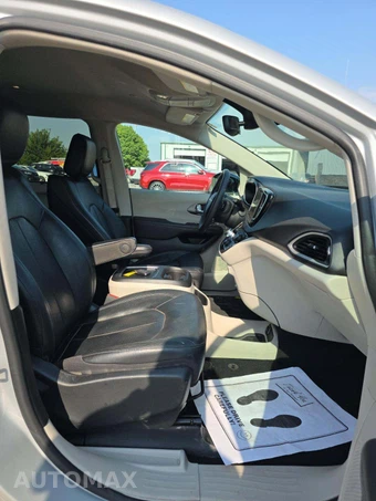 2024 Chrysler Pacifica Touring L 121.6" WB - miniatura 16