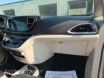 2024 Chrysler Pacifica Touring L 121.6" WB - miniatura 17
