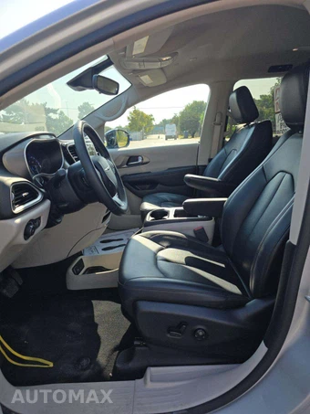 2024 Chrysler Pacifica Touring L 121.6" WB - miniatura 3