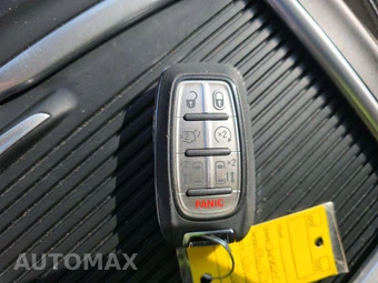 2024 Chrysler Pacifica Touring L 121.6" WB - miniatura 5