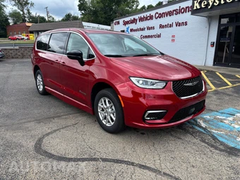 2024 Chrysler Pacifica Touring L 121.6" WB - miniatura 4