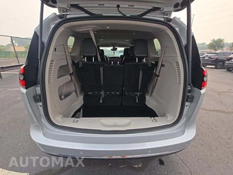 2024 Chrysler Pacifica Touring L 121.6" WB - miniatura 12