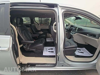 2024 Chrysler Pacifica Touring L 121.6" WB - miniatura 14