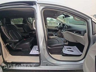 2024 Chrysler Pacifica Touring L 121.6" WB - miniatura 16