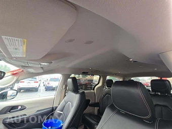 2024 Chrysler Pacifica Touring L 121.6" WB - miniatura 8