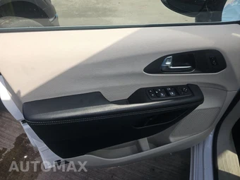 2024 Chrysler Pacifica Touring L 121.6" WB - miniatura 9