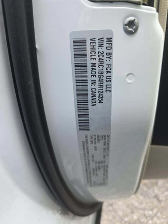 2024 Chrysler Pacifica Touring L 121.6" WB - miniatura 5