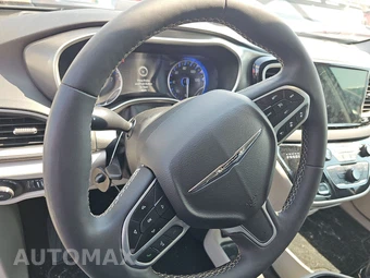 2024 Chrysler Pacifica Touring L 121.6" WB - miniatura 10