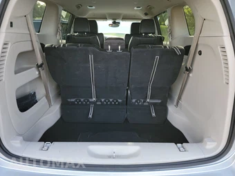 2024 Chrysler Pacifica Touring L 121.6" WB - miniatura 23
