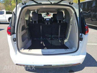 2024 Chrysler Pacifica Touring L 121.6" WB - miniatura 16