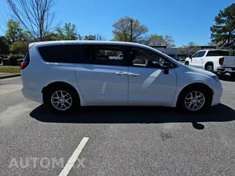2024 Chrysler Pacifica Touring L 121.6" WB - miniatura 5
