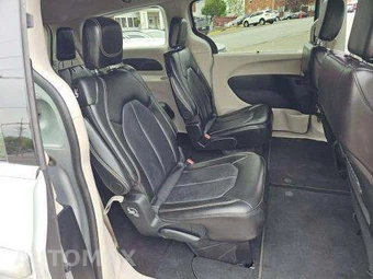 2024 Chrysler Pacifica Touring L 121.6" WB - miniatura 17