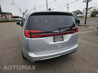2024 Chrysler Pacifica Touring L 121.6" WB - miniatura 2