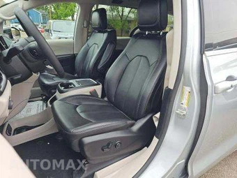 2024 Chrysler Pacifica Touring L 121.6" WB - miniatura 6