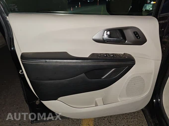 2024 Chrysler Pacifica Touring L 121.6" WB - miniatura 9