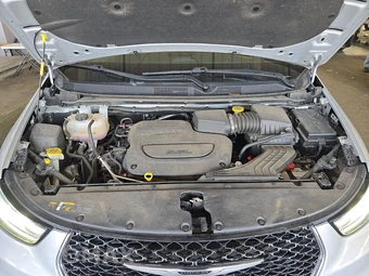 2024 Chrysler Pacifica Touring L 121.6" WB - miniatura 16