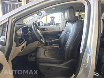 2024 Chrysler Pacifica Touring L 121.6" WB - miniatura 7