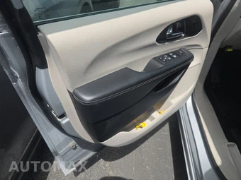 2024 Chrysler Pacifica Touring L 121.6" WB - miniatura 9