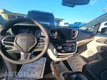 2024 Chrysler Pacifica Touring L 121.6" WB - miniatura 11