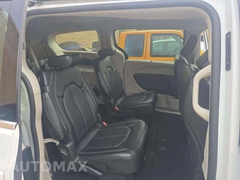 2024 Chrysler Pacifica Touring L 121.6" WB - miniatura 17