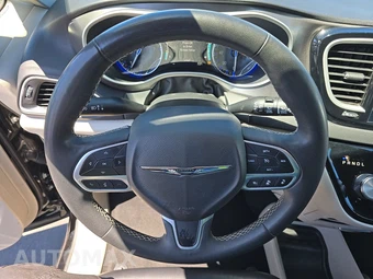 2024 Chrysler Pacifica Touring L 121.6" WB - miniatura 10