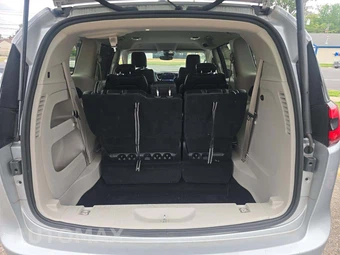 2024 Chrysler Pacifica Touring L 121.6" WB - miniatura 15