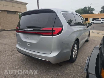2024 Chrysler Pacifica Touring L 121.6" WB - miniatura 3