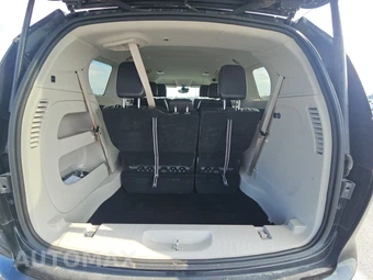 2024 Chrysler Pacifica Touring L 121.6" WB - miniatura 16