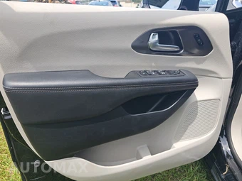 2024 Chrysler Pacifica Touring L 121.6" WB - miniatura 9