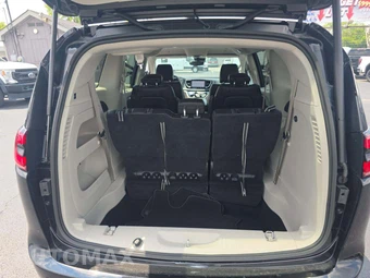 2024 Chrysler Pacifica Touring L 121.6" WB - miniatura 12