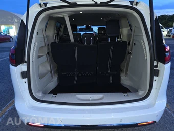 2024 Chrysler Pacifica Touring L 121.6" WB - miniatura 24