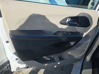 2024 Chrysler Pacifica Touring L 121.6" WB - miniatura 15