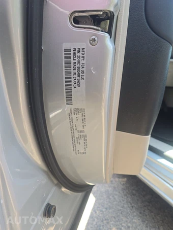 2024 Chrysler Pacifica Touring L 121.6" WB - miniatura 16