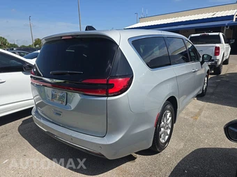 2024 Chrysler Pacifica Touring L 121.6" WB - miniatura 4