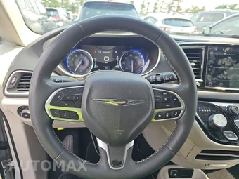 2024 Chrysler Pacifica Touring L 121.6" WB - miniatura 10