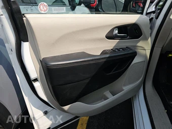 2024 Chrysler Pacifica Touring L 121.6" WB - miniatura 9