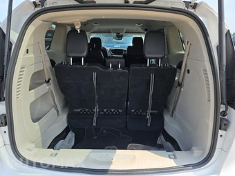 2024 Chrysler Pacifica Touring L 121.6" WB - miniatura 17