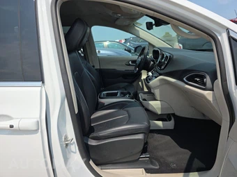 2024 Chrysler Pacifica Touring L 121.6" WB - miniatura 8