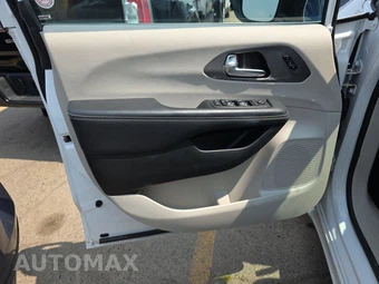 2024 Chrysler Pacifica Touring L 121.6" WB - miniatura 9