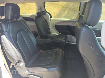 2024 Chrysler Pacifica Touring L 121.6" WB - miniatura 17