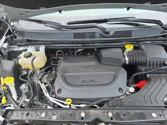 2024 Chrysler Pacifica Touring L 121.6" WB - miniatura 15