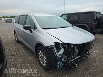 2024 Chrysler Pacifica Touring L 121.6" WB - miniatura 3