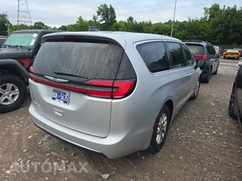 2024 Chrysler Pacifica Touring L 121.6" WB - miniatura 4