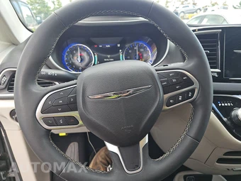 2024 Chrysler Pacifica Touring L 121.6" WB - miniatura 10