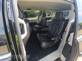2024 Chrysler Pacifica Touring L 121.6" WB - miniatura 10