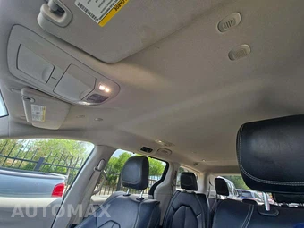 2024 Chrysler Pacifica Touring L 121.6" WB - miniatura 8