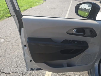 2024 Chrysler Pacifica Touring L 121.6" WB - miniatura 15