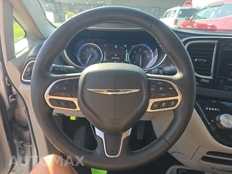 2024 Chrysler Pacifica Touring L 121.6" WB - miniatura 16