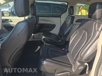 2024 Chrysler Pacifica Touring L 121.6" WB - miniatura 19